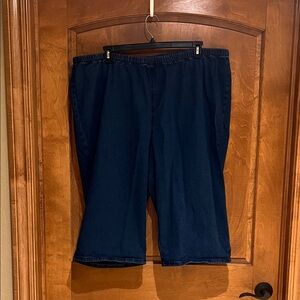 Everyday Fit Denim Capris